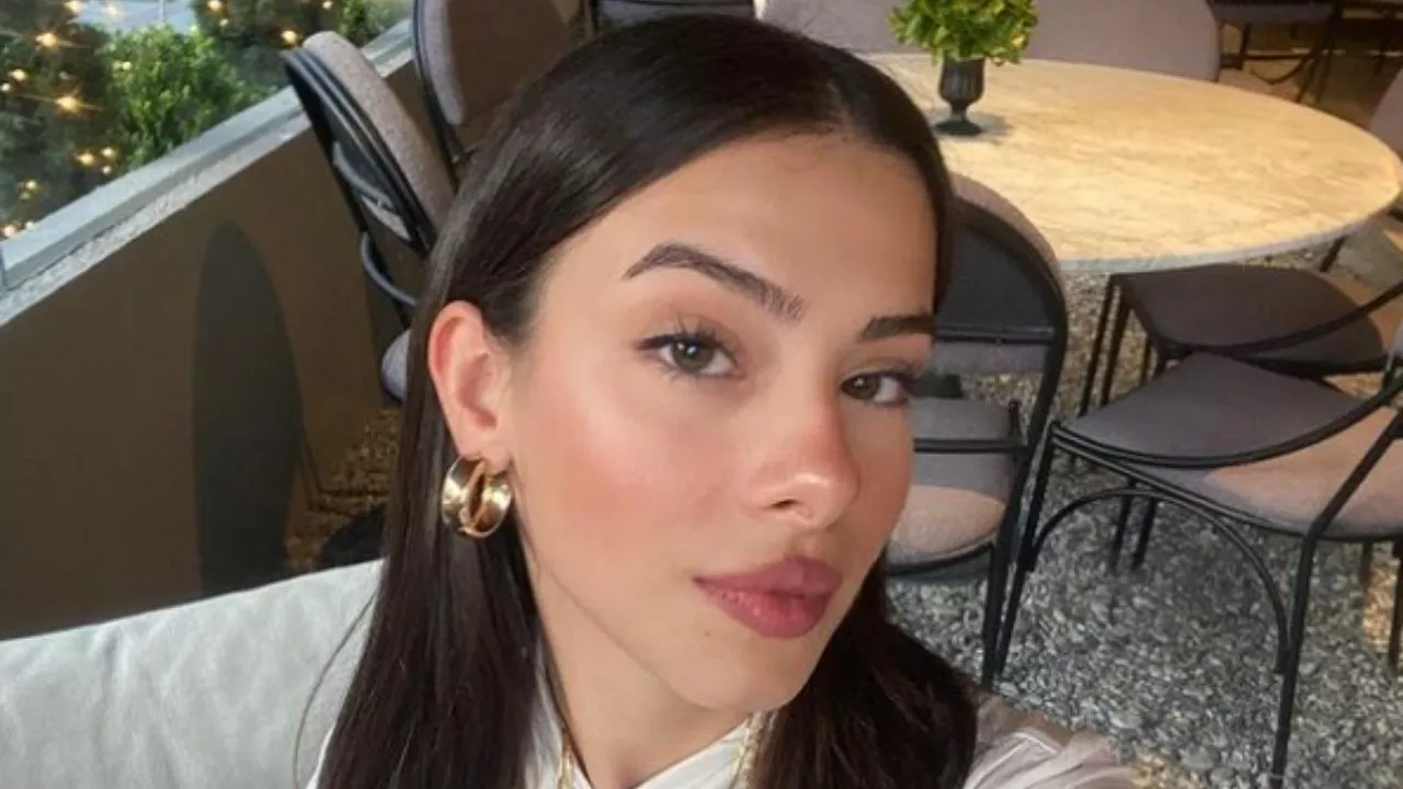 Arka Sokaklar Dizisinde Şule Karakterini Ecem Öz oynuyor