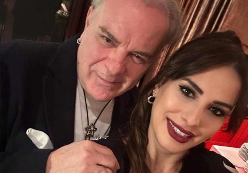 Burak Sergen, Tiyatrosundaki Müdire Gizem Şağban Ile Evleniyor