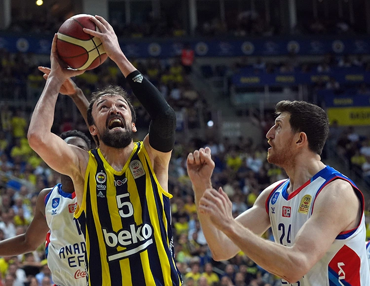 FENERBAHÇE - ANADOLU EFES KARŞILAŞMASI SAAT KAÇTA, NEREDE OYNANACAK, KİMLER OYNAYACAK?