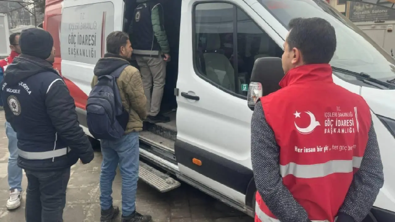 Mobil Göç Noktaları Ile Türkiye’den Mülteciler Geri Gönderiliyor, Sayıları 400 Bini Aştı