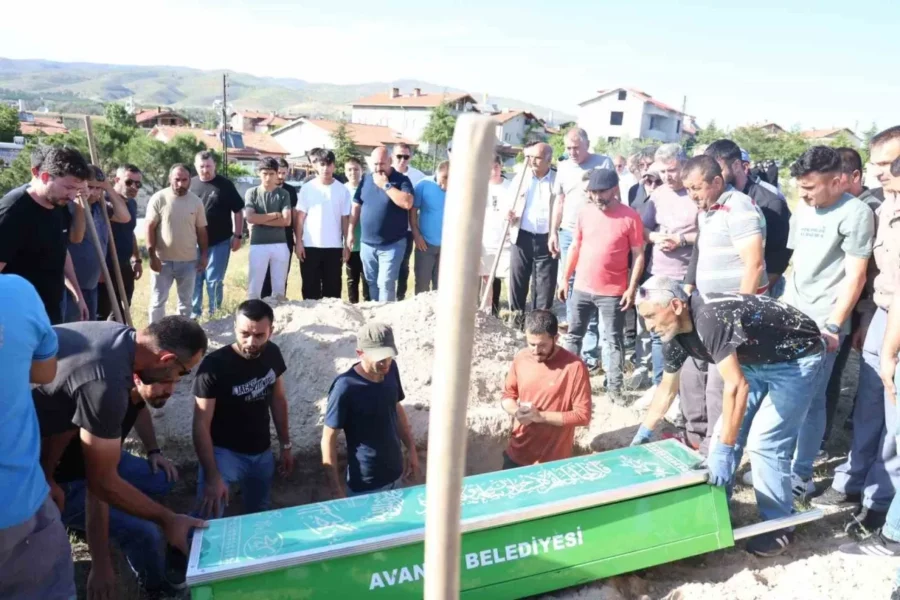 Okulda boğazına erik kaçan 1. sınıf öğrencisi Hiranur Kalkan 21 gün sonra hayatını kaybetti 2