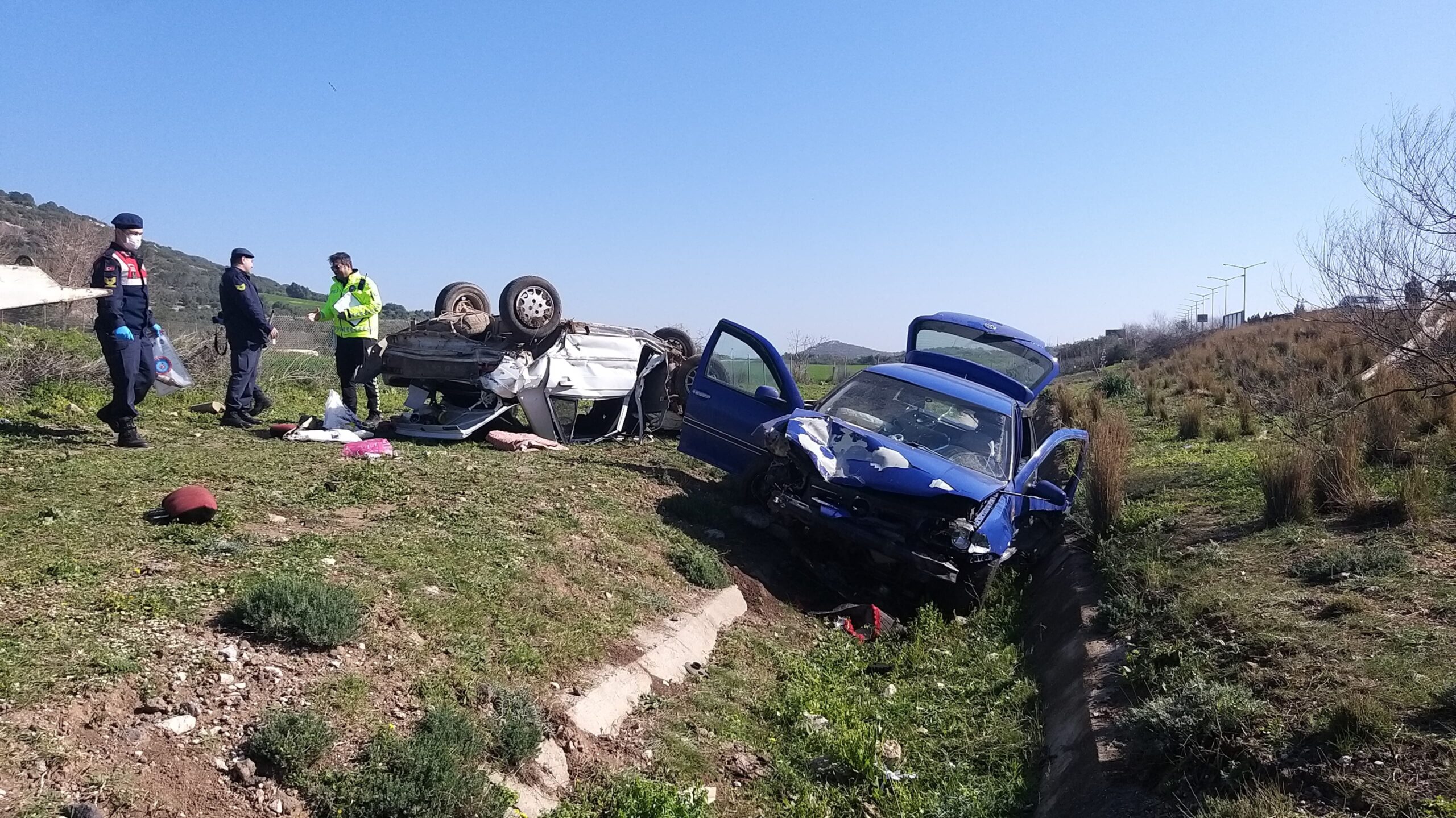 Adana'da otomobiller çarpıştı, 2 kişi öldü 4 kişi de yaralandı - 2. Resim
