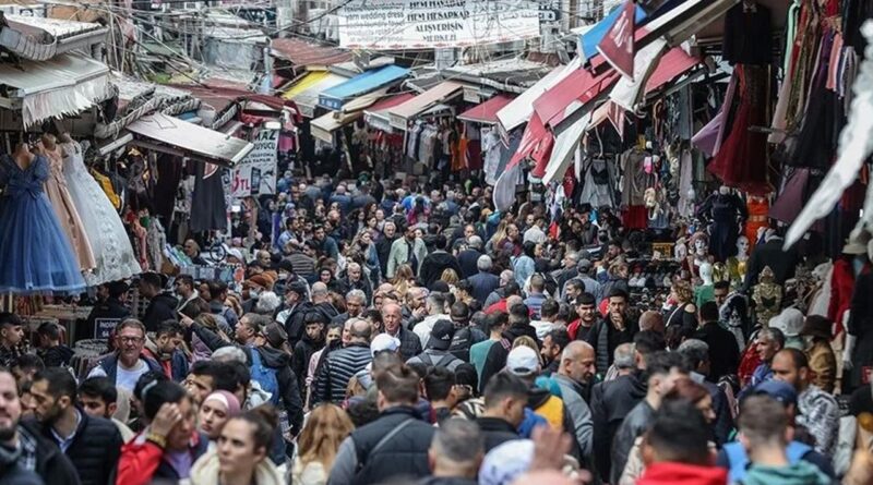 Bayram yaklaştı, çarşı hareketlendi! Alışveriş 2 bin TL'yi buluyor! 1