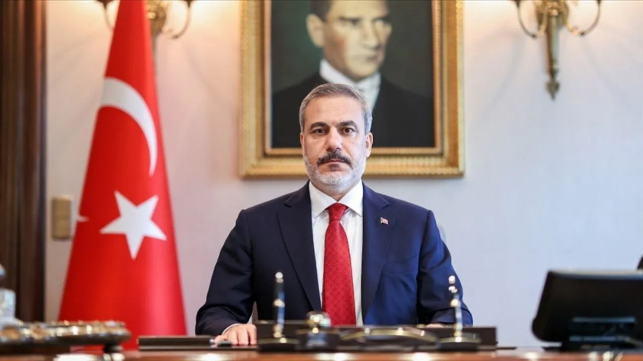 Bir Simitçiye Benzetilen Hakan Fidan Için Mİt Hep Işinin Başındaymış yorumları geldi