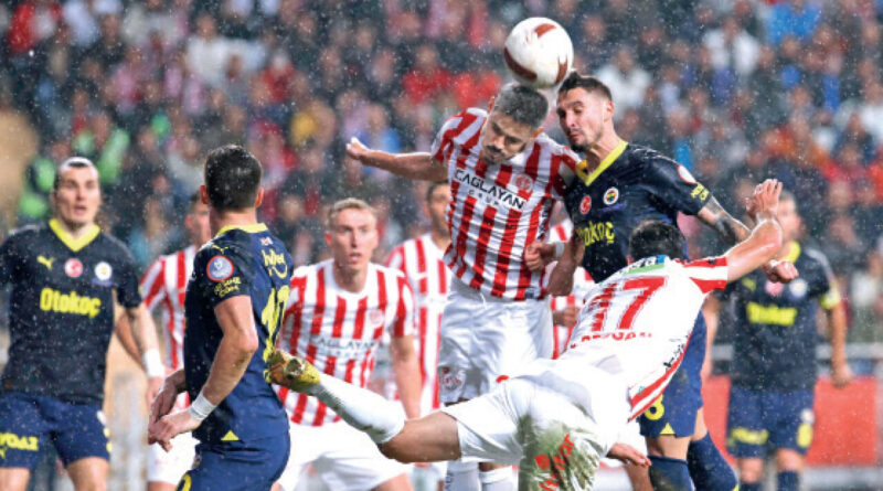 Cengiz Fener’i sırtlıyor! Milli yıldız 8 gole yükseldi, 2 de asisti var 1