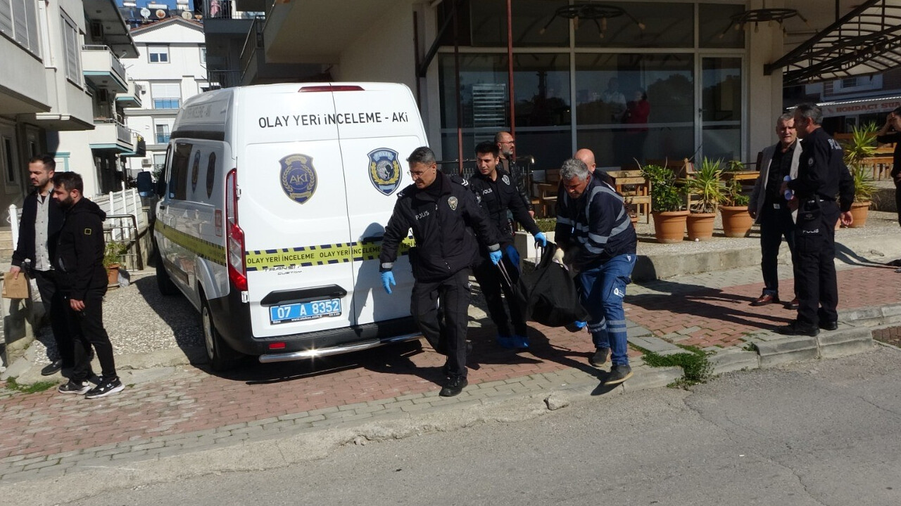 2 çocuğunun annesini tek kurşunla öldürdü 4