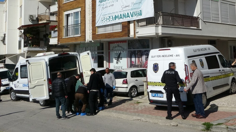 2 çocuğunun annesini tek kurşunla öldürdü 2