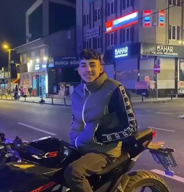 Batı barlas çeki kerem Kınık kızı hayatını kaybetti kaza motor motosiklet