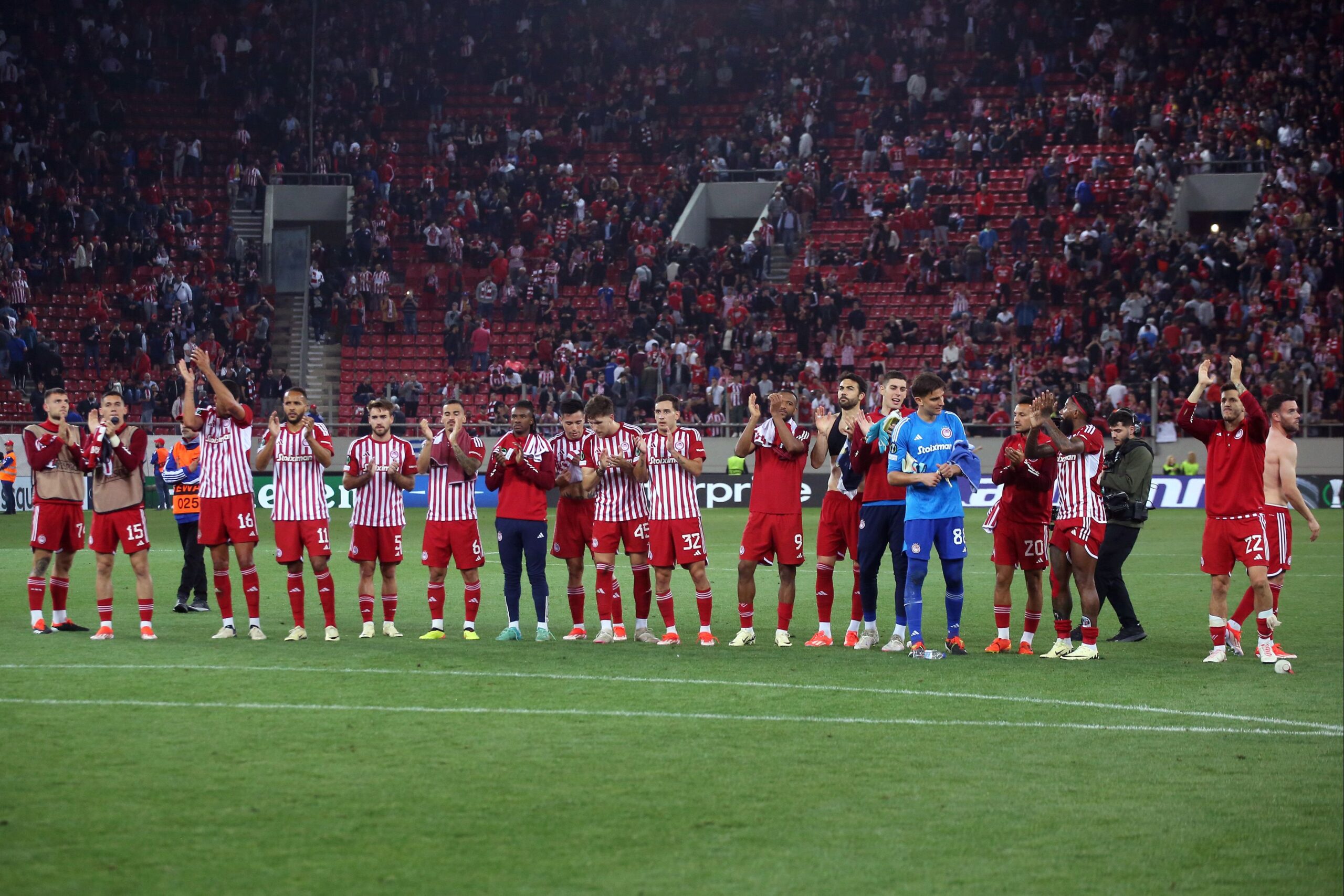 Fenerbahçe tur şansını İstanbul'a bıraktı! Olympiakos - Fenerbahçe maçı sona erdi: 3-2 - 1. Resim