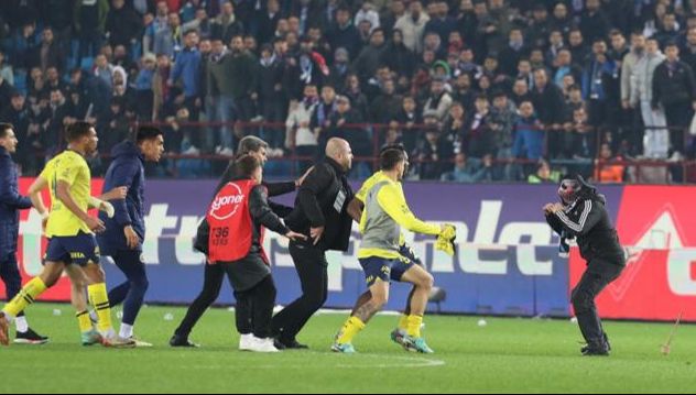 Fenerbahçeli Osayi-Samuel'den 2 Nisan paylaşımı! Maskeli taraftarı yumrukladığı görüntüler olay olmuştu - 1. Resim