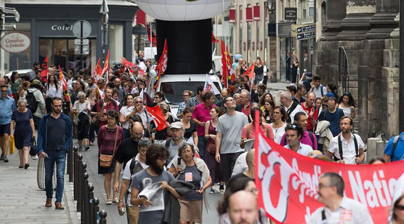 Fransa yangın yeri! Öğretmenler yarın 2. kez greve çıkacak 1