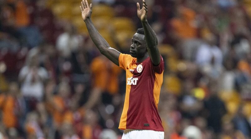 Galatasaray'da Davinson Sanchez, yaşadığı sakatlık nedeniyle 2 hafta daha sahalardan uzak kalacak 1