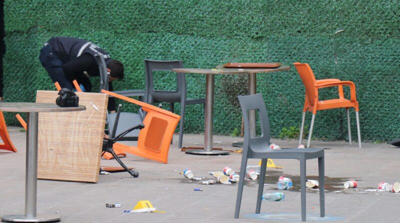 Hastane kafeteryasında silahlı saldırı: 2’si ağır 7 yaralı 1