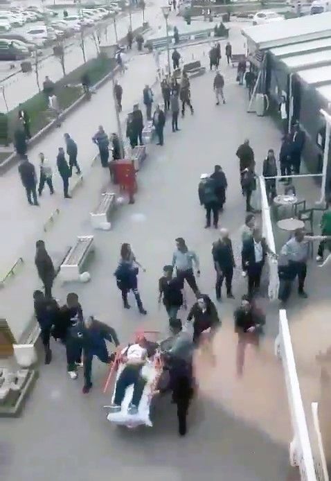 Hastane kafeteryasında silahlı saldırı: 2’si ağır 7 yaralı - 3. Resim