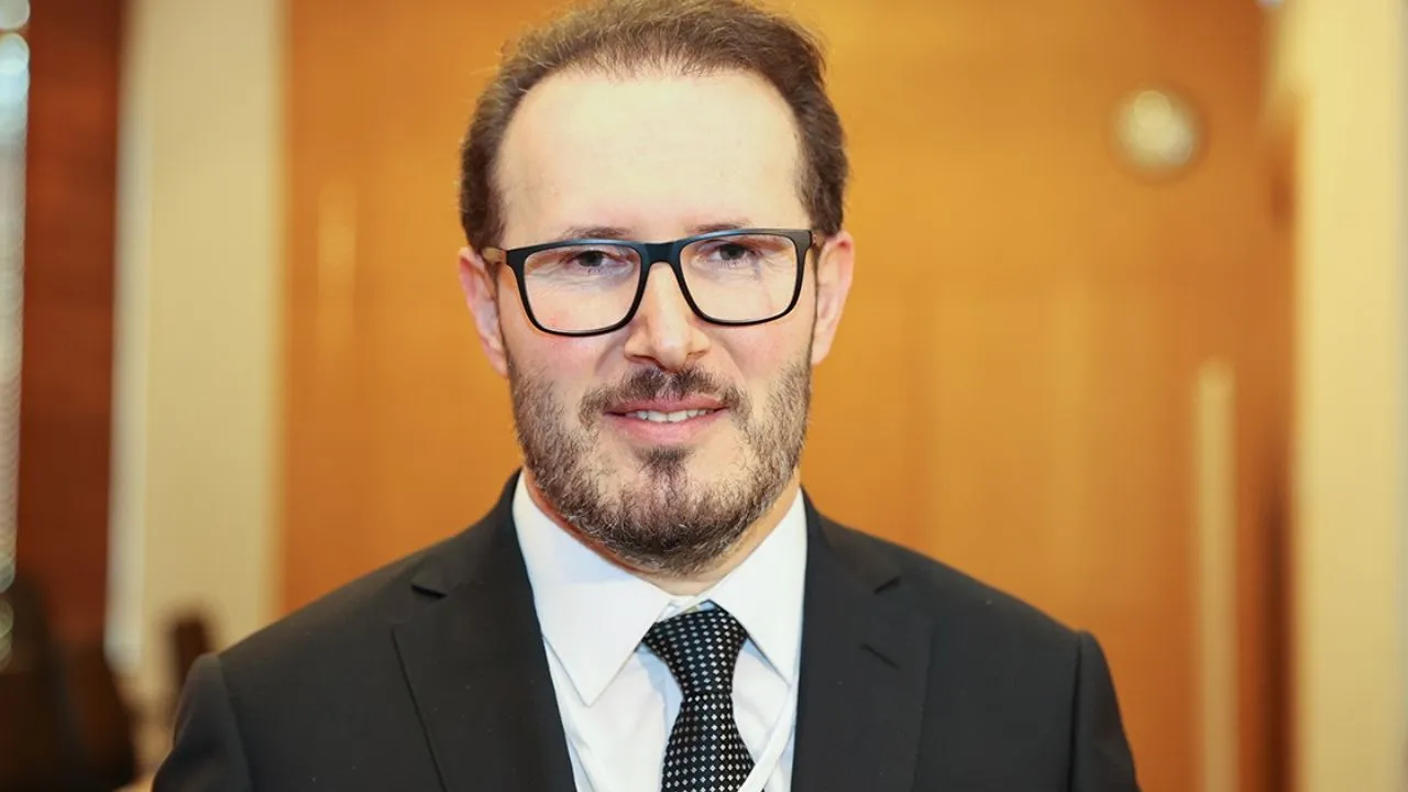 Kabine Değişikliği Kesinleşmeden Yeni Sağlık Bakanı Olarak Doç. Dr. Şuayıp Birinci Ismi ortaya atıldı