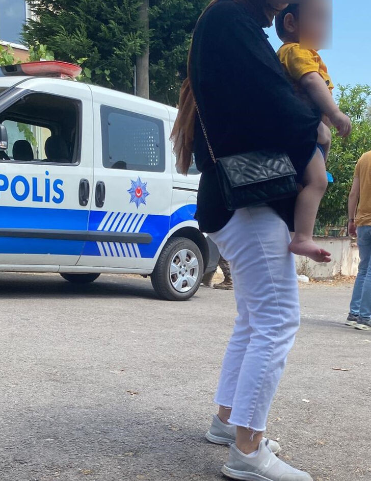Kocaeli'de korku dolu anlar! Evi terk etti diye 2 bebeğini bıçakla rehin aldı - 3. Resim