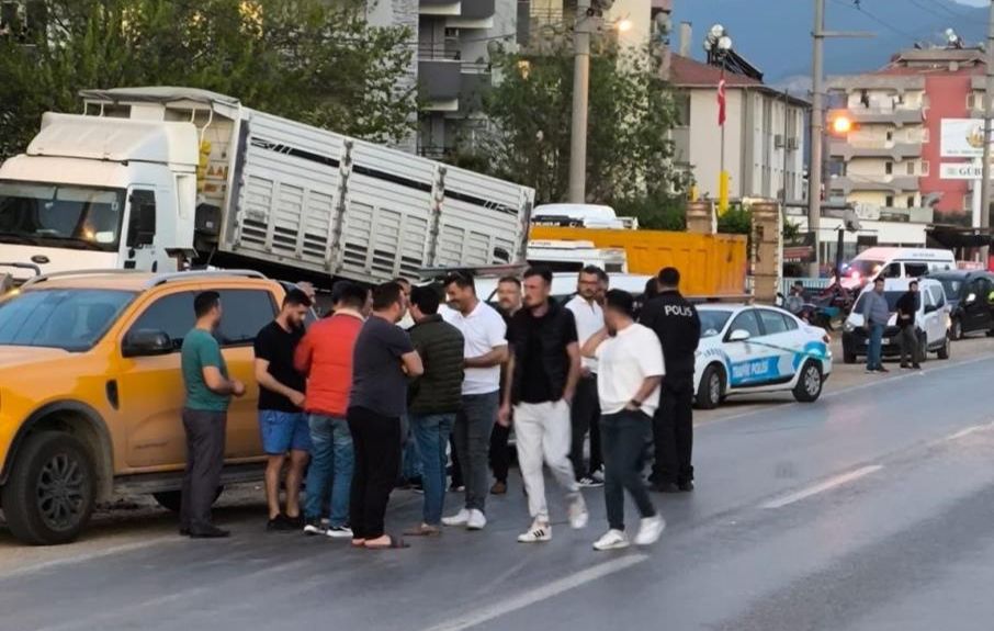 Muğla’da akıl almaz olay! 2 kişi ile başladı, meydan savaşına döndü - 4. Resim