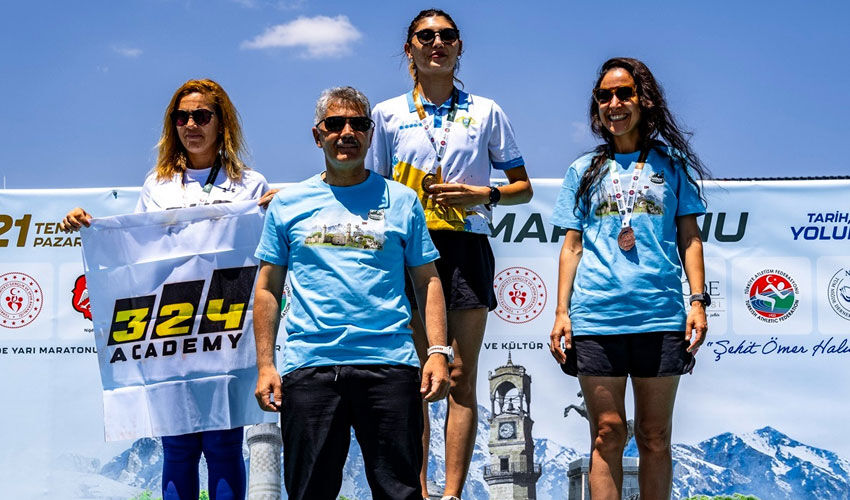 Niğde Yarı Maratonu, Şehit Ömer Halisdemir anısına koşuldu - 2. Resim