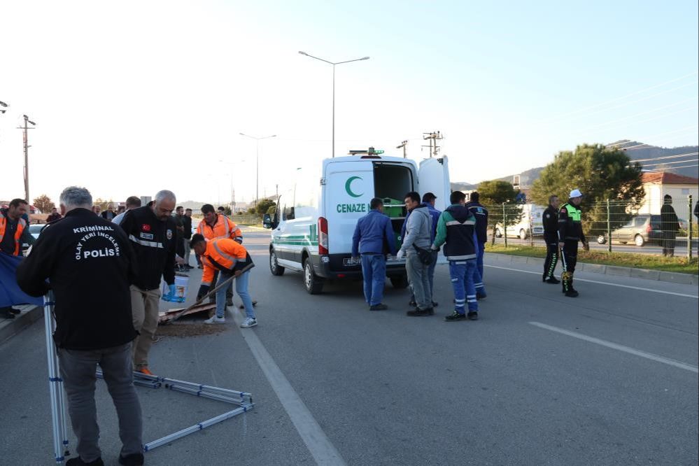 Otomobil, motosikleti havaya uçurdu! 2 çocuk hayatını kaybetti - 2. Resim