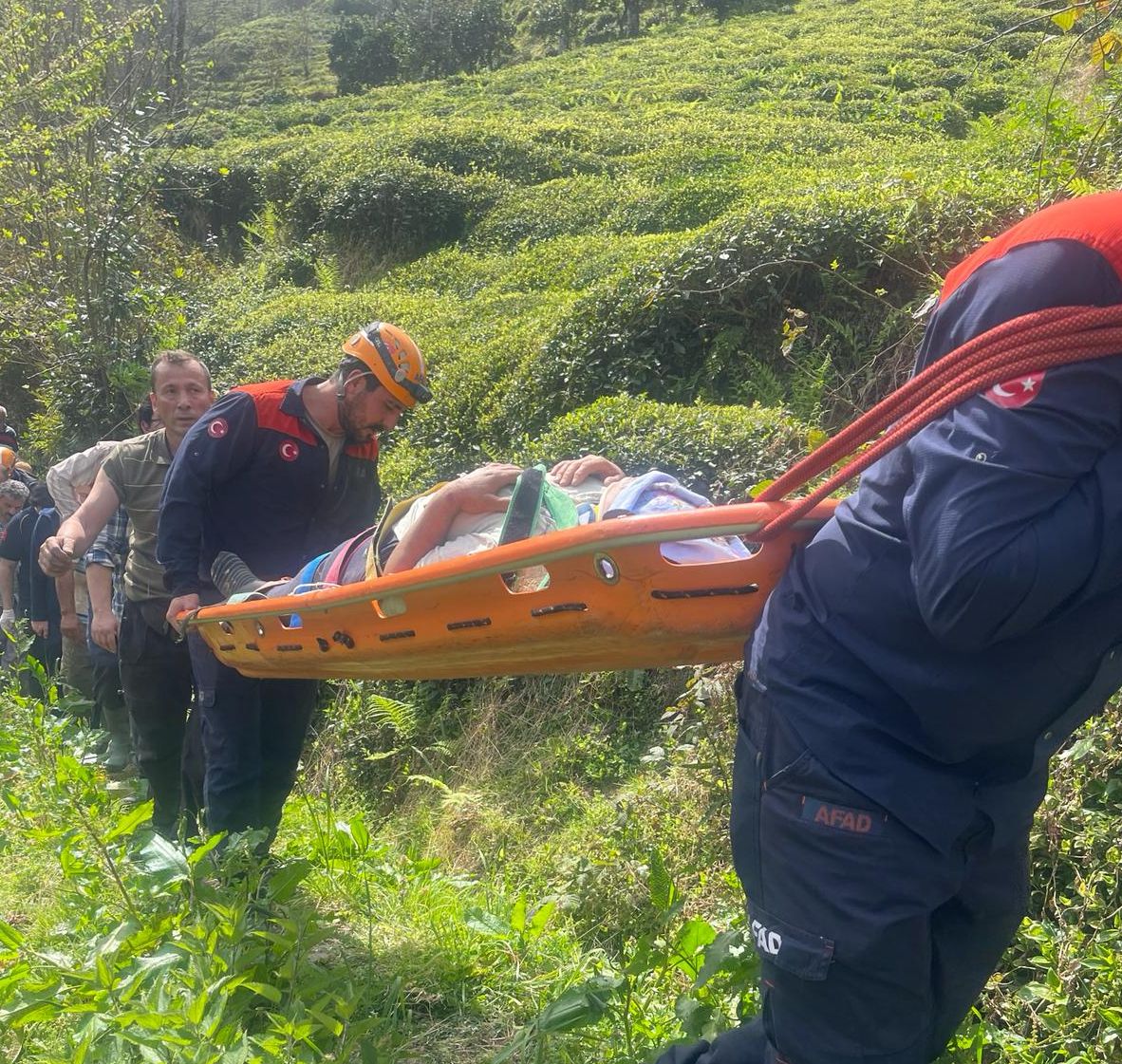 Rize’de ilkel teleferikten düşen 2 kişi ağır yaralandı - 1. Resim