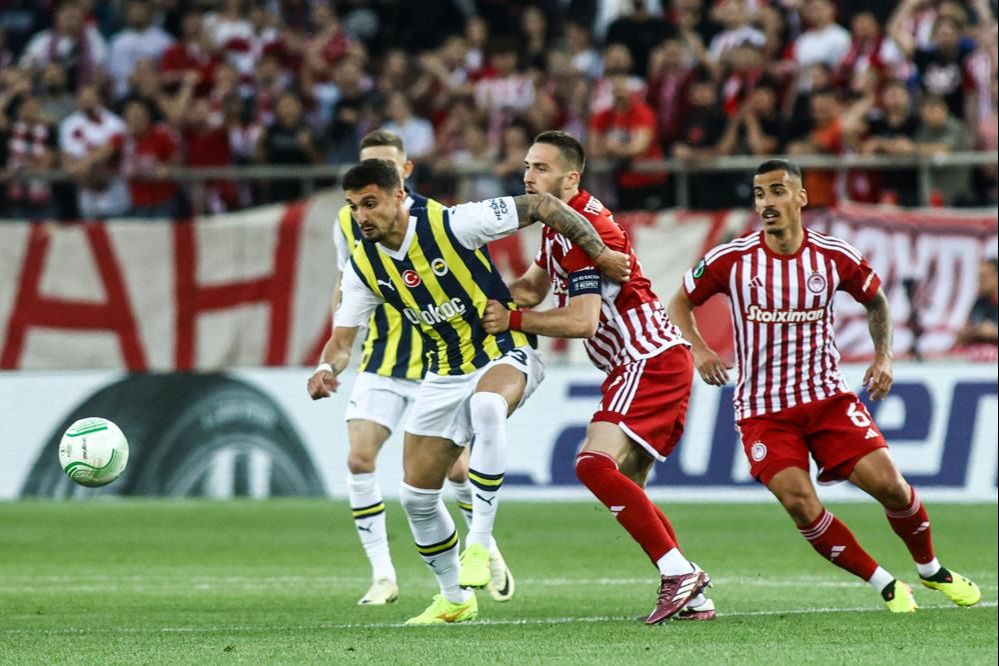 Sarı kanarya avantaj peşinde! Olympiakos - Fenerbahçe maçı canlı anlatım - 1. Resim