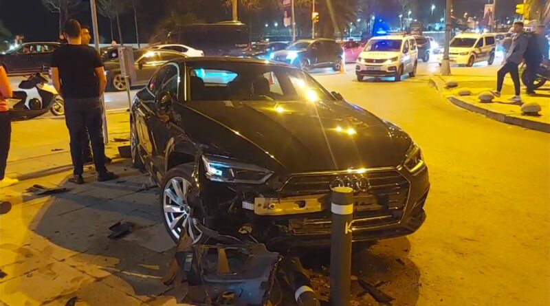 Şerit değiştirmek isterken kazaya neden oldu: 2 yaralı 1