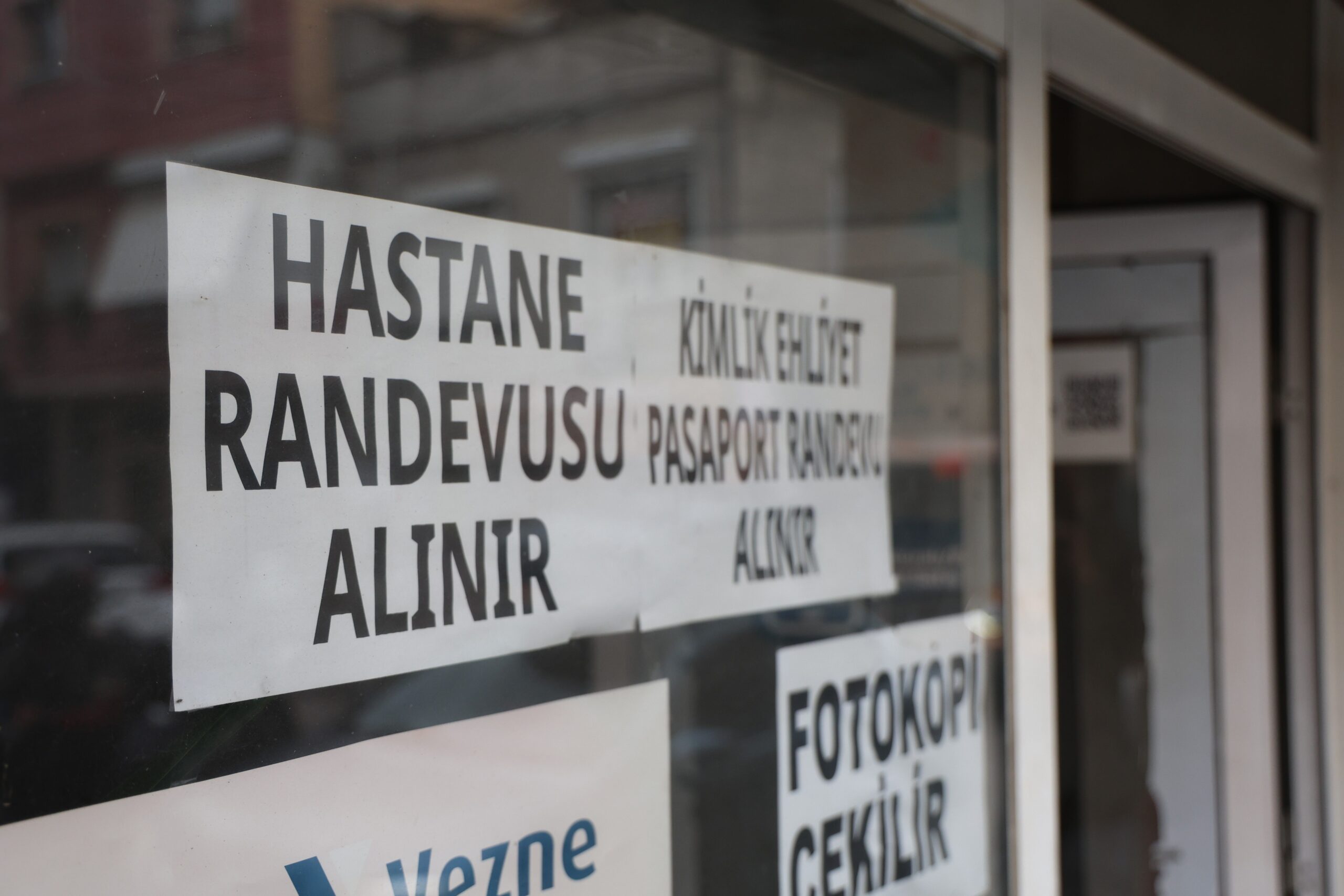 Son 2 yıldır bu işi yapıyor! Hastane randevusu alamayan fatura ödeme merkezine koşuyor - 1. Resim