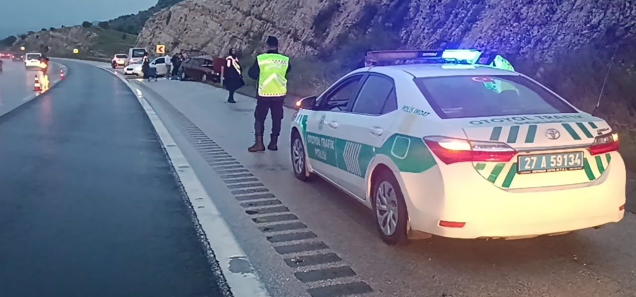 TAG Otoyolu'nda feci kaza! 2 ölü, 7 yaralı - 1. Resim
