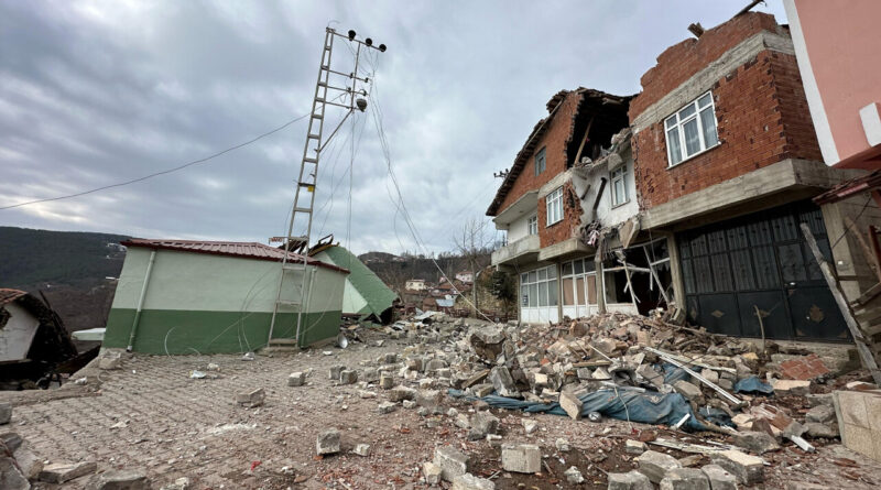 Tokat'ta 4 gün arayla 2 heyelan! 39 hane boşaltıldı 1