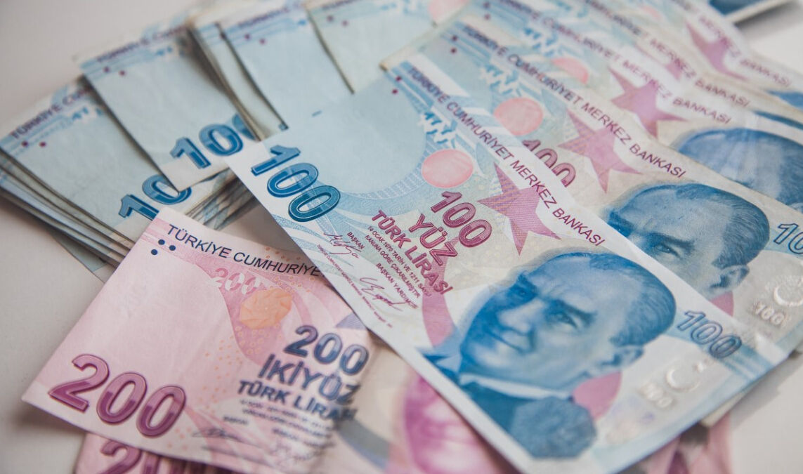 Yeni başlayan bir öğretmen 3 bin 210 TL maaş farkı alacak! İşte uzman öğretmen ve başöğretmen maaş farkı - 1. Resim