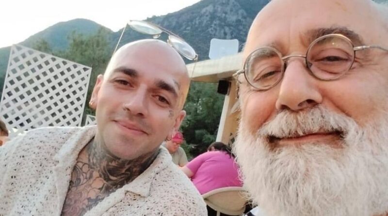 Ezhel, Sevan Nişanyan ile paylaştığı fotoğrafla eleştirilerin hedefi oldu 4