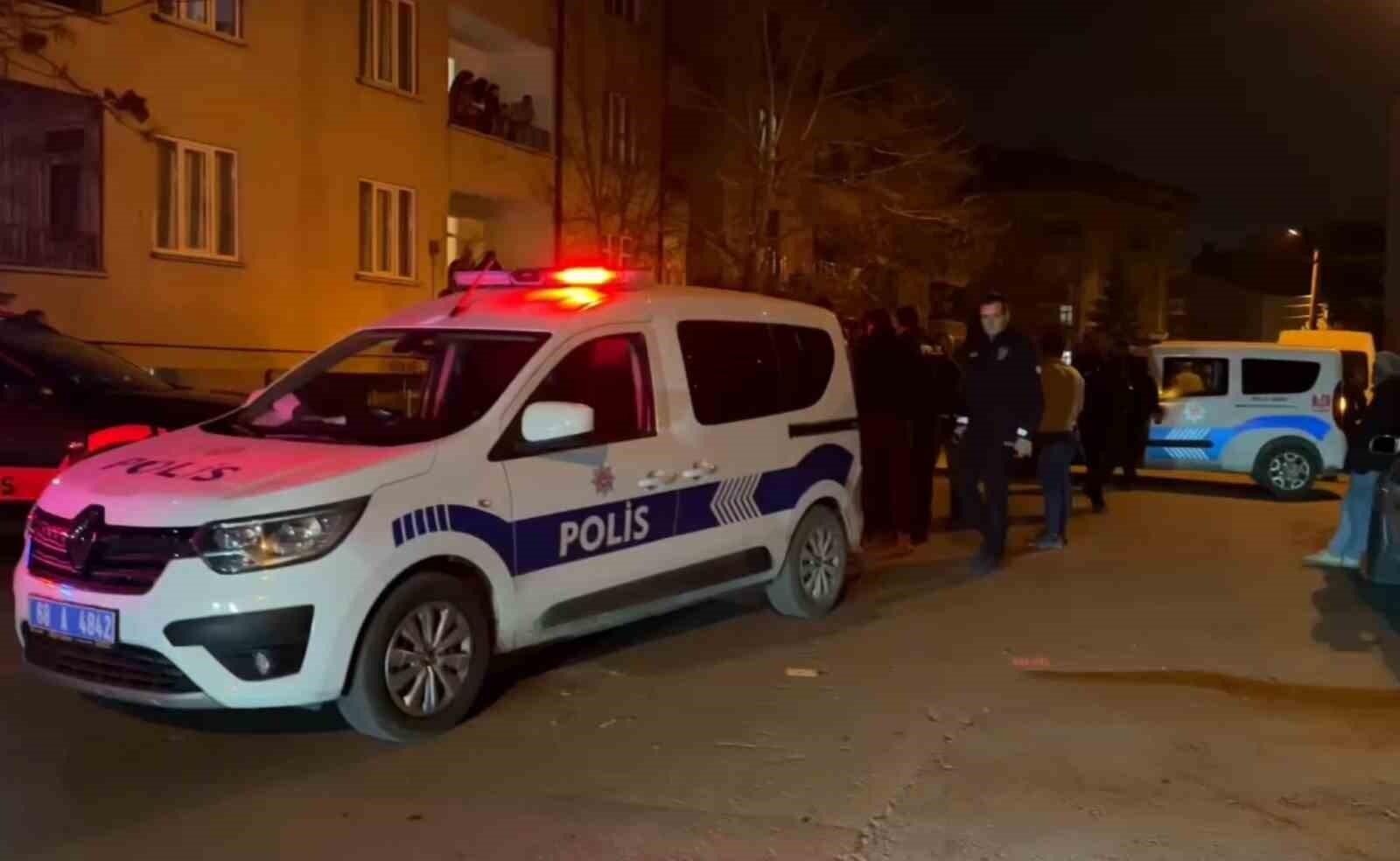 Aksaray'da Havacı Fişek Atışları İhbar Üzerine Polisle Tartışma