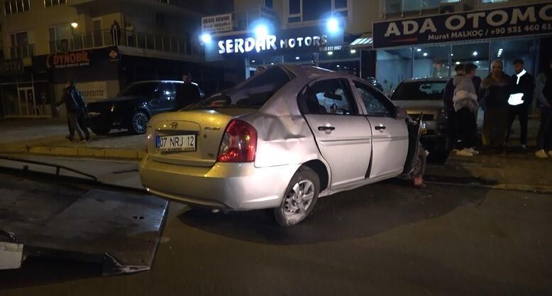 Alanya’da otomobil palmiye ağacına çarptı: 1 ölü, 3 yaralı 1