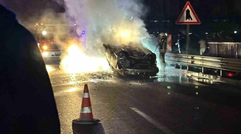 Ankara Çankırı Bulvarı Büğdüz Köprüsü'nde Gece Kayalığa Çarpan Araçta İki Kişiyi Ağır Yanışa Maruz Koydu 1