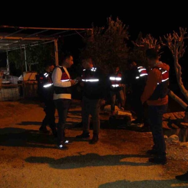 Av tüfeğiyle ateş eden şahsın eşi ve kayınbiraderi hayatını kaybetti-3