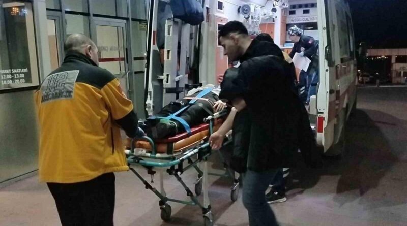 Bursa Orhangazi'de Polis Memuru Çift Yaralandı: Otomobil Traktörle Ve Kamyonetle Çarpıştı 1