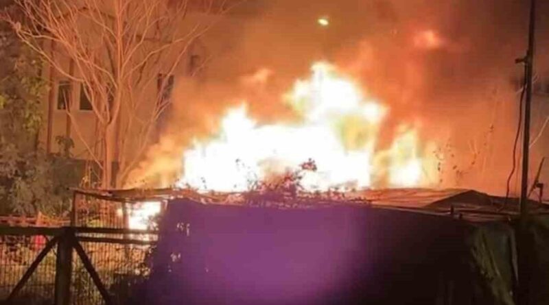 Bursa Yıldırım'da çıkan yangında depo küle döndü 1