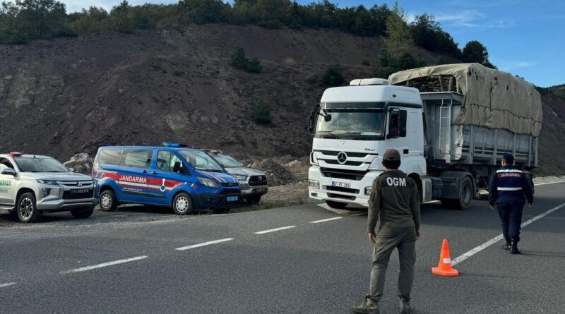 Düzce, Akçakoca ve Yığılca'da Orman Bölge Müdürlüğü Ekipleri Kaçak Orman Emvaline Karşı Gece Gündüz Denetimleri Yapıyor 1