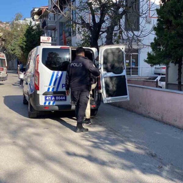 Ehliyet sınavında kopya düzeneği ile yakalandı-resim-1