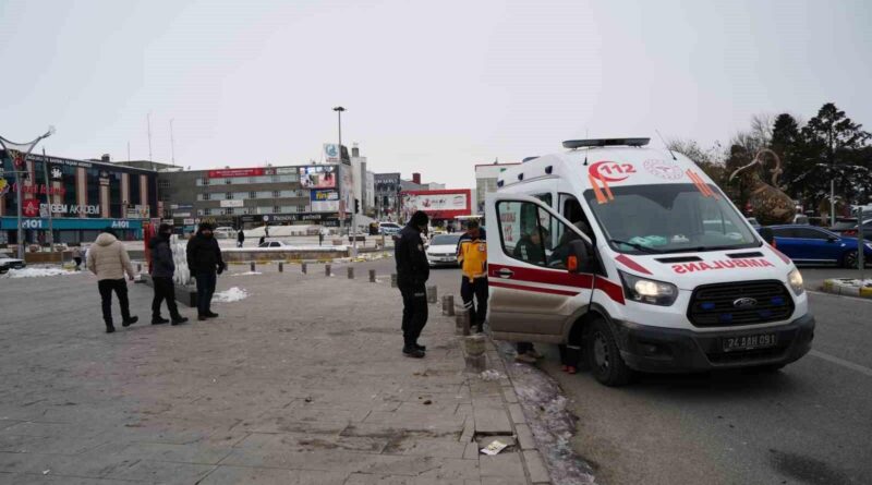 Erzincan'da Köksal Çelebi, Cumhuriyet Meydanı'nda 'Erzincan' Yazısının Önünde Elektrik Akımına Kapıldı 1
