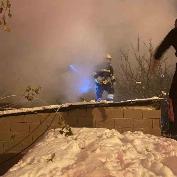 Erzincan’da ev yangını-resim-2