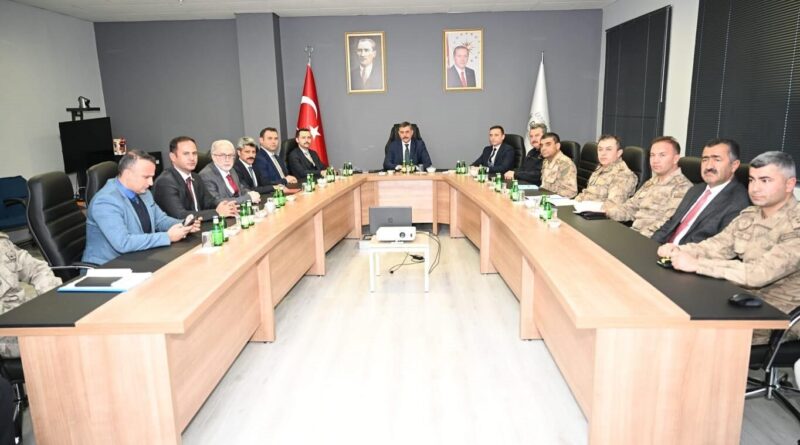 Erzurum Valisi Mustafa Çiftçi Aşkale Geri Gönderme Merkezi'ni Ziyaret etti 1