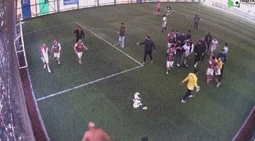 Esenyurt Halı Saha Turnuvasında Yenilen Takım Kavgası 1
