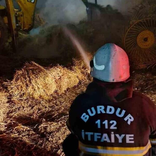 Gökçebağ köyünde çıkan ahır yangını-3