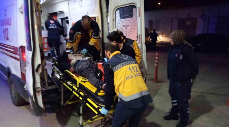 İnegöl'de Motosiklet Sürücüsü Otomobil Altına Girerek Ağır Yaralandı 1
