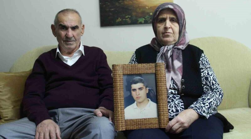İzmir Karşıyaka'da Kayıp 22 Yıl Araşın Osman Dikici, Ailesi 49 Yaşında Oğlunu Hala Arıyor 1