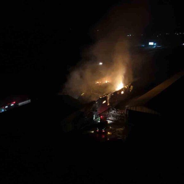 Mantar üretim tesisinde yangın
-11