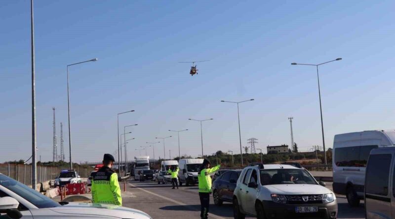 Mersin'de Cayrokopter Desteğiyle Trafik Denetiminde 113 Araç ve 215 Şahıs Sorgulan 1