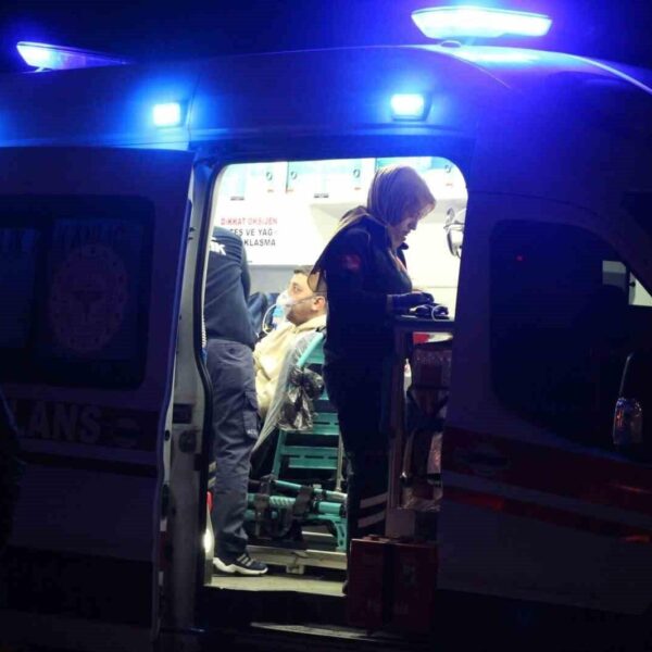 Sakarya’da geri dönüşüm tesisinde yangın: 8 işçi dumandan etkilendi-resim-17