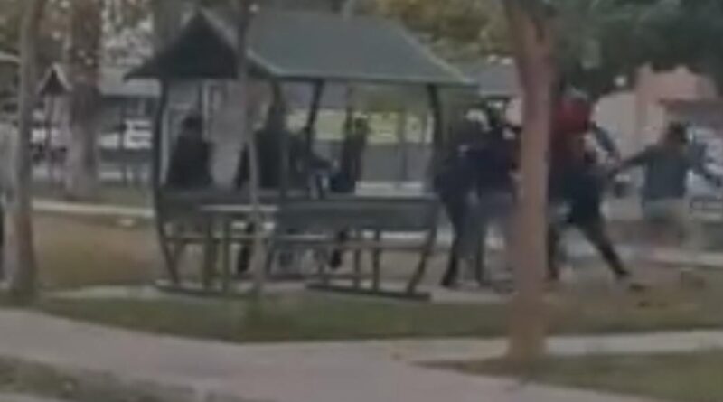 Şanlıurfa Birecik'te İki Öğrenci Grubu Arasında Meysalı Silahla Sonuçlanan Kavga Sonucu İki Kişi Yaralandı 1